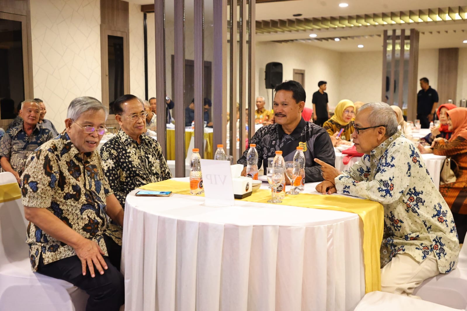 Foto 6 dari 11: Reuni Bersama Alumni Smasa Angkatan 1968, Wali Kota Sampaikan Perkembangan Hingga Program Dukung SDM Unggulan