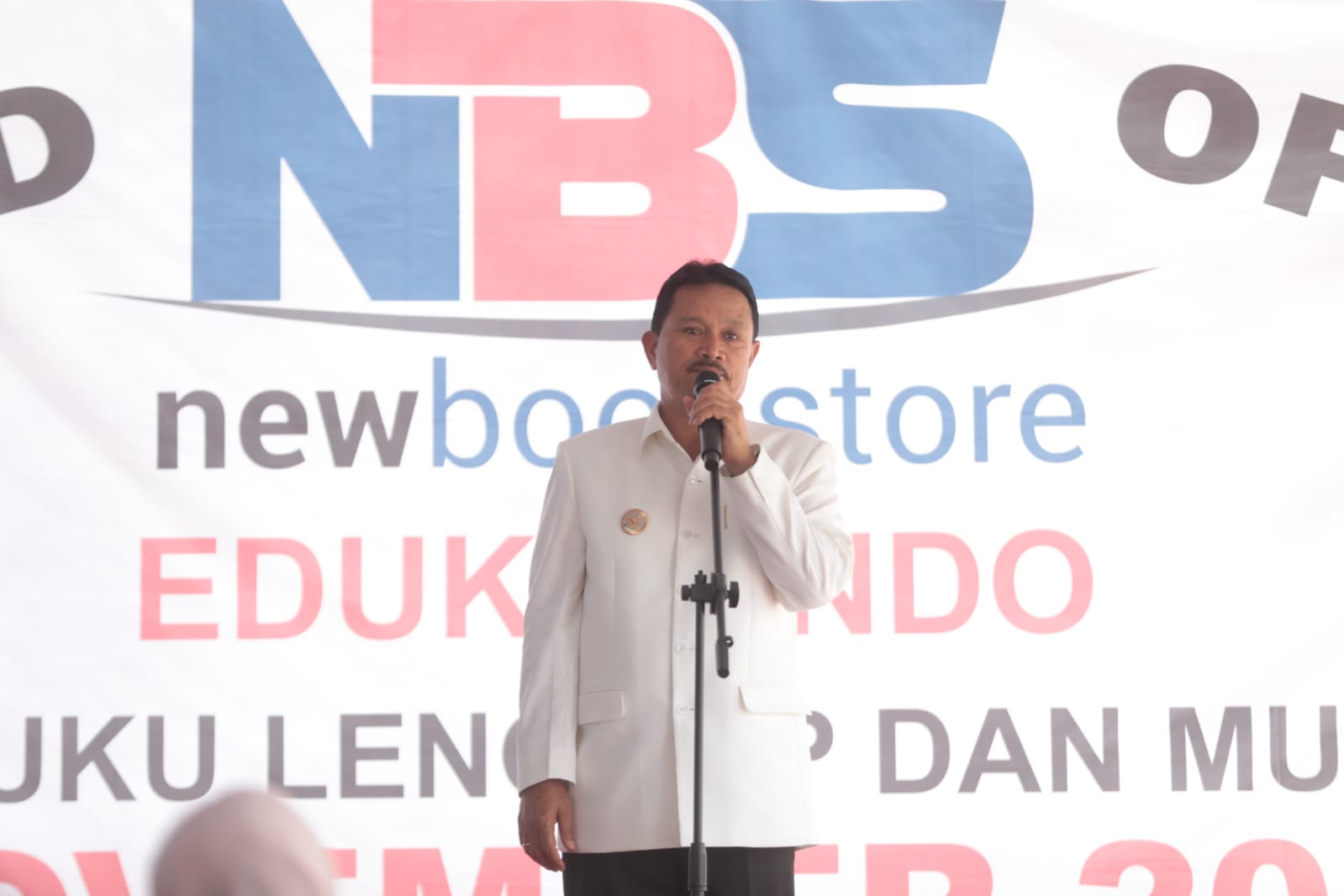 Foto 2 dari 13: New Book Store Hadir di Kota Pendekar, Wali Kota: Ini Semakin Melengkapi Sarana di Kota Madiun