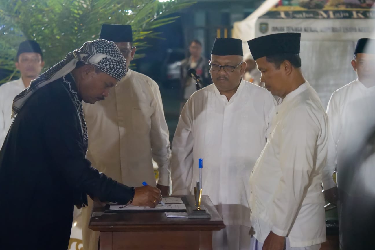 Foto 7 dari 10: Lantik Delapan Pejabat Pimpinan Tinggi, Wali Kota: yang Kosong Segera Kita Isi