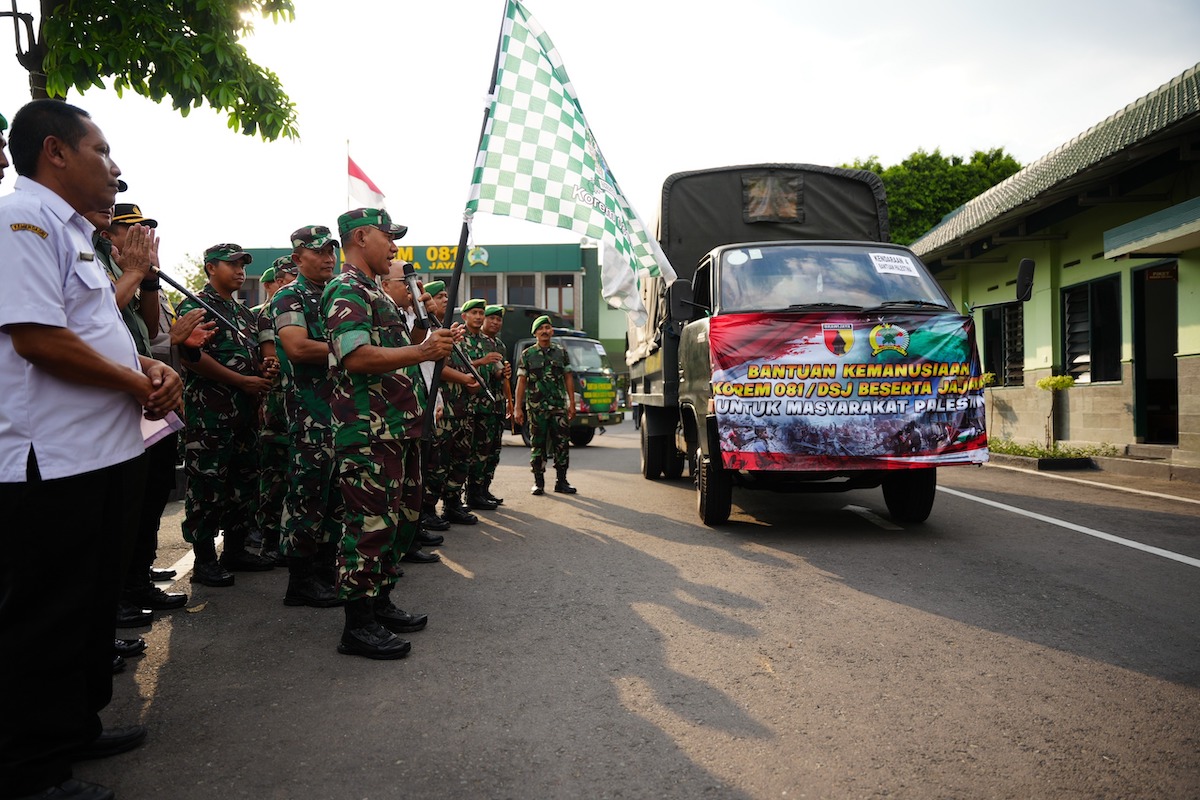 Foto 1 dari 5: Kutuk Serangan Israel ke Palestina, Korem 081/DSJ Madiun Kumpulkan Bantuan ke Gaza