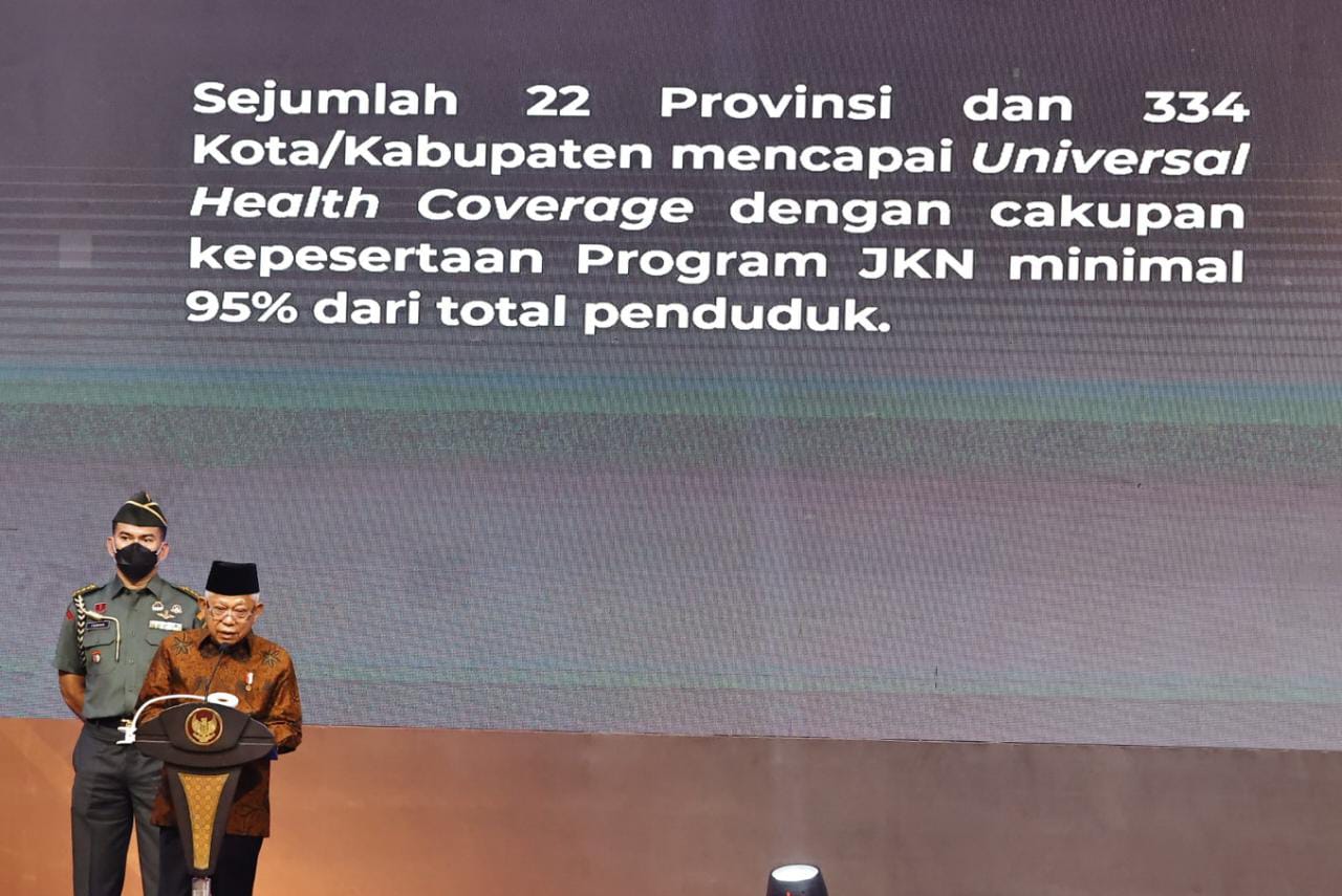 Foto 3 dari 8: Beri Jaminan Kesehatan Masyarakat Secara Menyeluruh, Pemkot Raih Penghargaan UHC dari Pusat