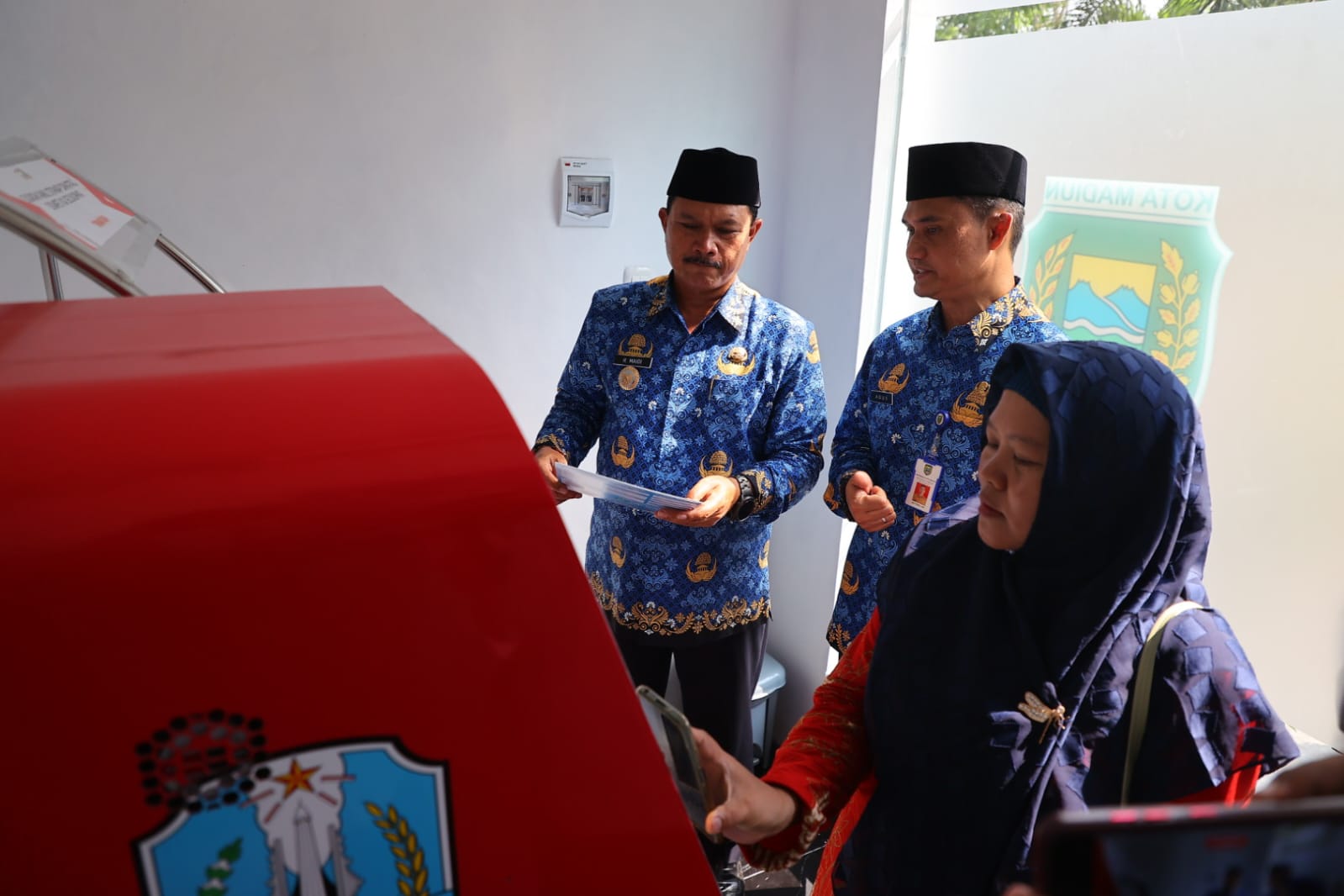Foto 4 dari 4: Dekatkan Layanan ke Masyarakat, Wali Kota Resmikan ADM di Kantor Kecamatan