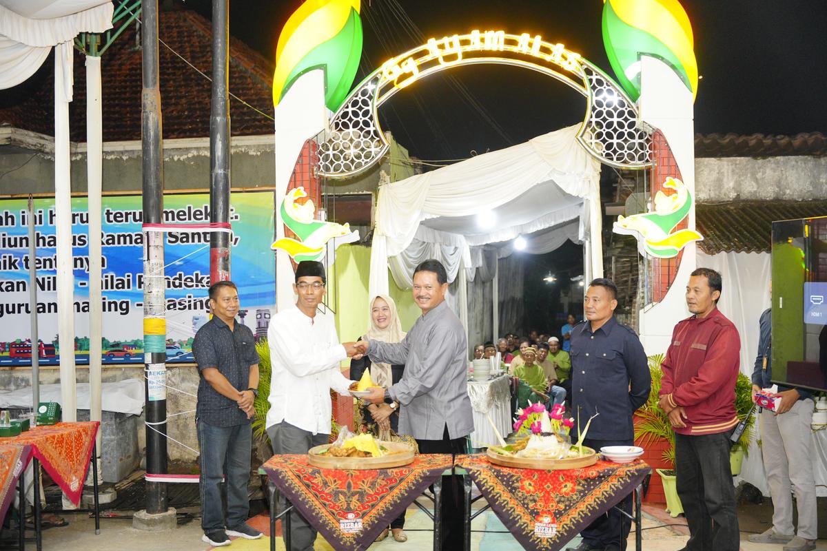 Resmikan Gapura Gang Ayam Alas, Wali Kota Harap Jadi Penyemangat Warga Untuk Tingkatkan Pembangunan