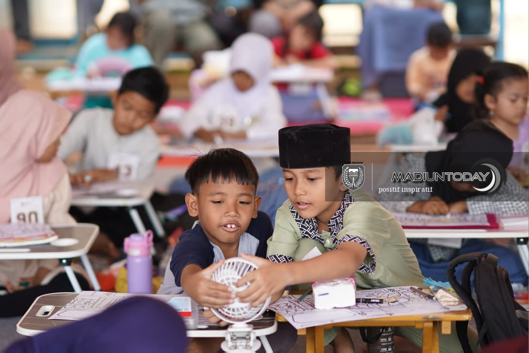 Foto 4 dari 35: Lomba Mewarnai Lengkapi Gelaran EXPO UMKM dan Ekosistem Haji-Umrah, Diikuti Ratusan Peserta