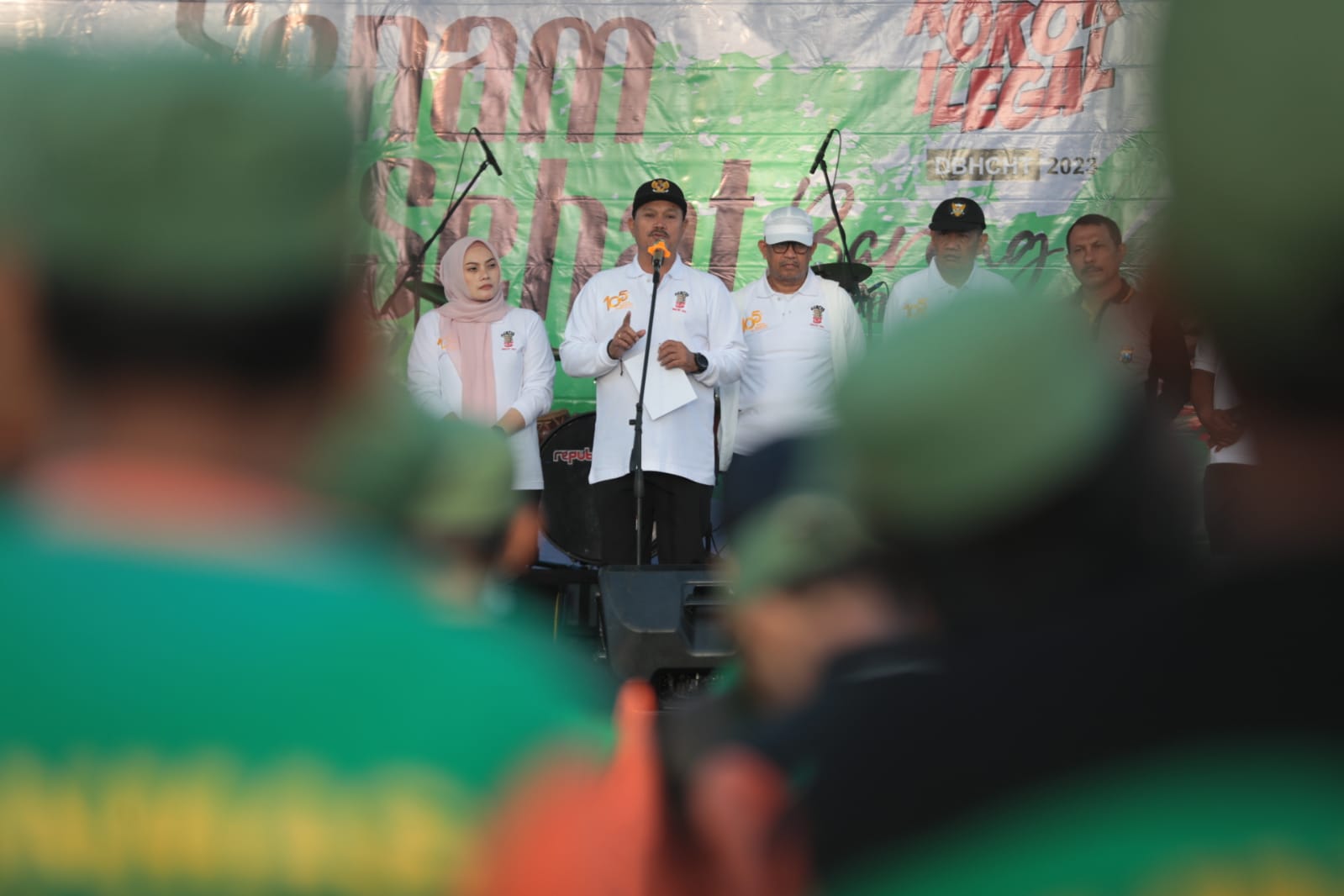 Foto 1 dari 11: Gelar Senam Bersama Satlinmas, Wali Kota : Satlinmas Harus Sehat