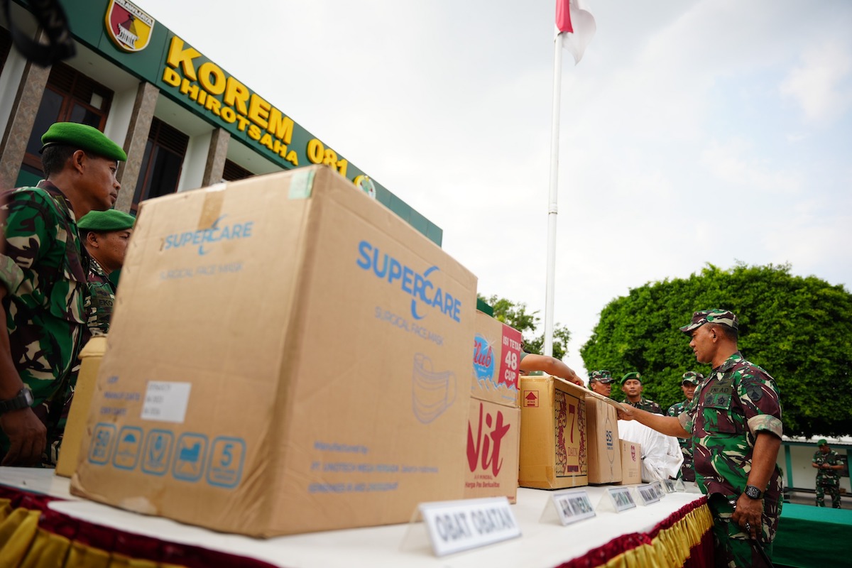 Foto 2 dari 5: Kutuk Serangan Israel ke Palestina, Korem 081/DSJ Madiun Kumpulkan Bantuan ke Gaza