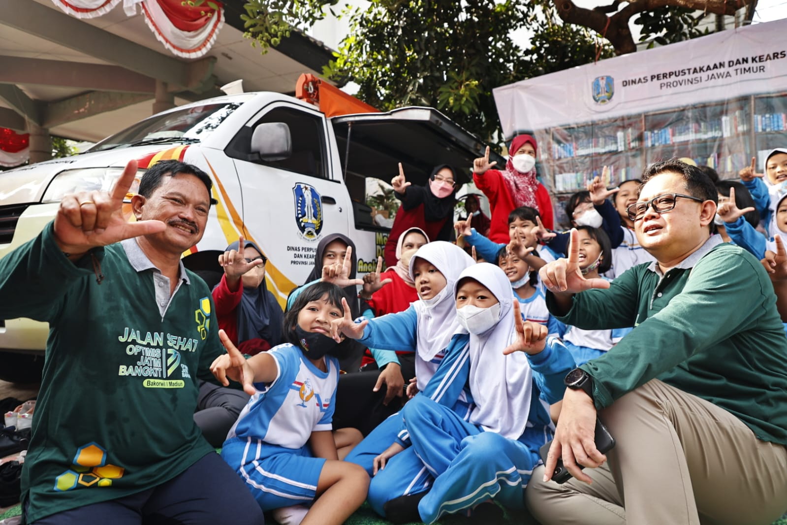 Foto 8 dari 10: Hadiri Jalan Sehat Gubernur Jatim, Wali Kota Apresiasi Antusiasme Warga