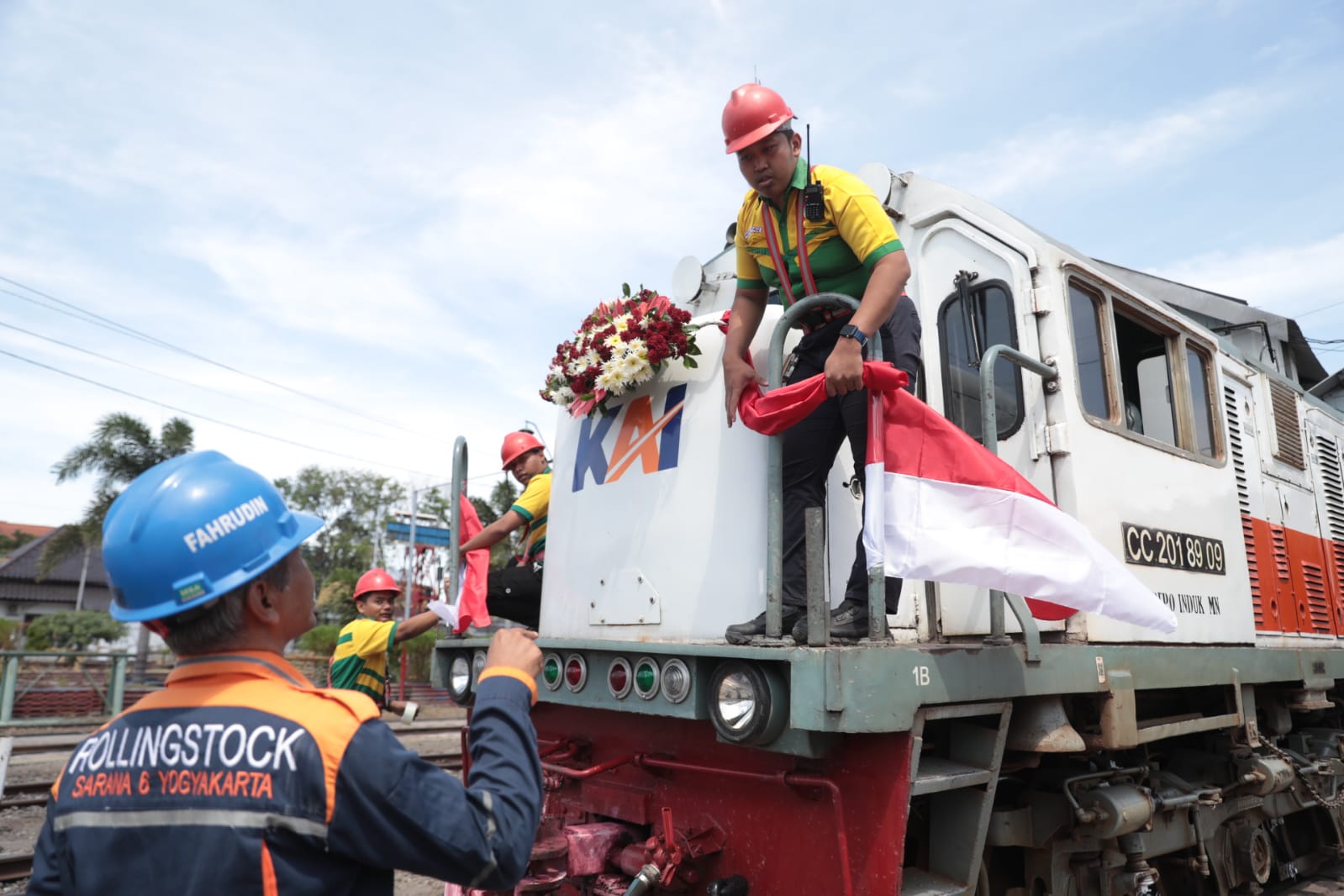 Euforia Di Hari Kemerdekaan, KAI Beri Kejutan Penumpang Hingga Hias Lokomotif KA
