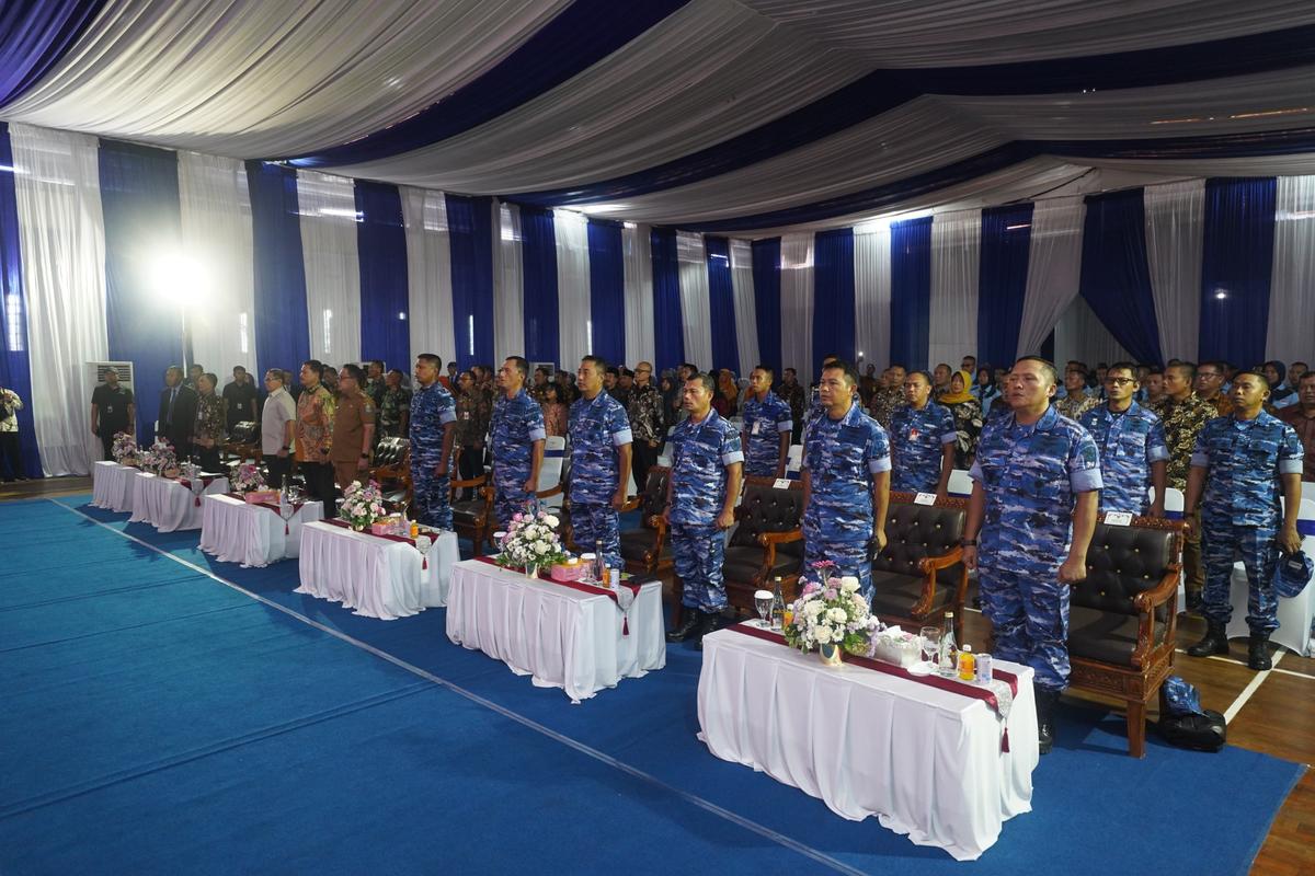 Foto 8 dari 9: Wali Kota Beri Apresiasi Penandatanganan Perjanjian Kerjasama Pemrov Jatim dan TNI AU