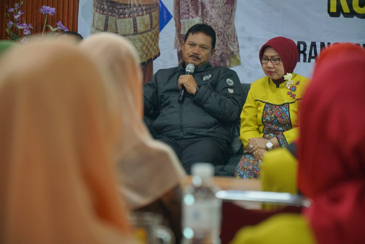 Foto 2 dari 10: Beri Pembinaan Pengurus TP PKK Kota Madiun, Wali Kota Harap Makin Sinergi dengan Pemerintah