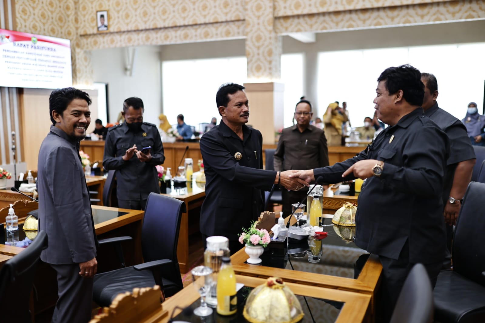 Foto 8 dari 8: Wali Kota Maidi Setujui Raperda Inisiatif DPRD Tentang Pelestarian Dan Pemajuan Kebudayaan Daerah