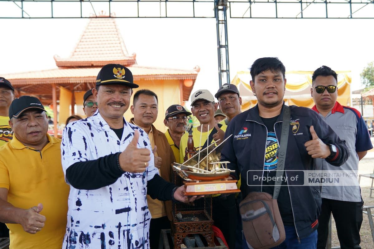 Foto 4 dari 9: Hadiri Lomba Burung Berkicau, Wali Kota Apresiasi Panitia Turut Ramaikan Lapak Mojorejo