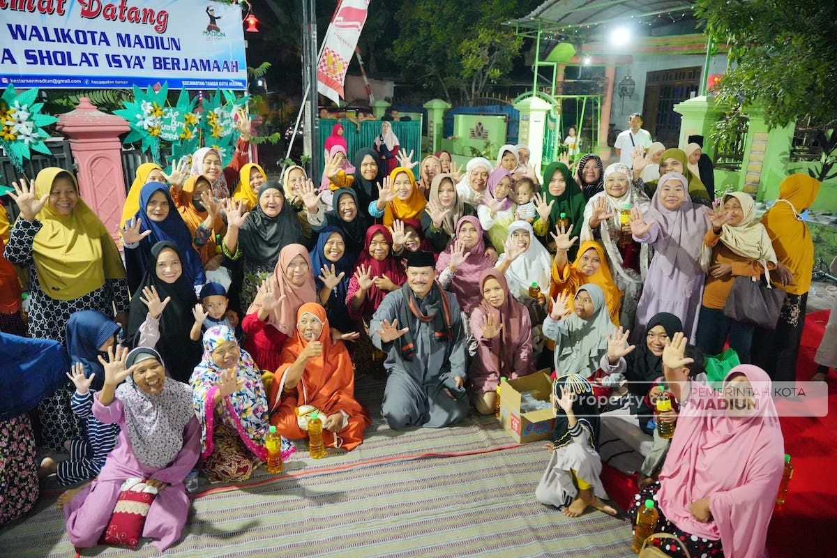 Foto 7 dari 8: Sambangi Warga Banjarejo, Wali Kota Gelar Isya Berjamaah Di Masjid Baiturrahim
