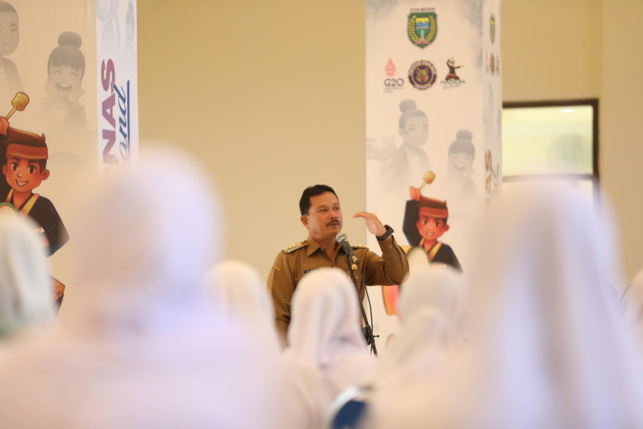 Foto 10 dari 11: Dukung Peningkatan Kesehatan Lansia, Wali Kota Gelar Pelatihan Instruktur Senam Lansia