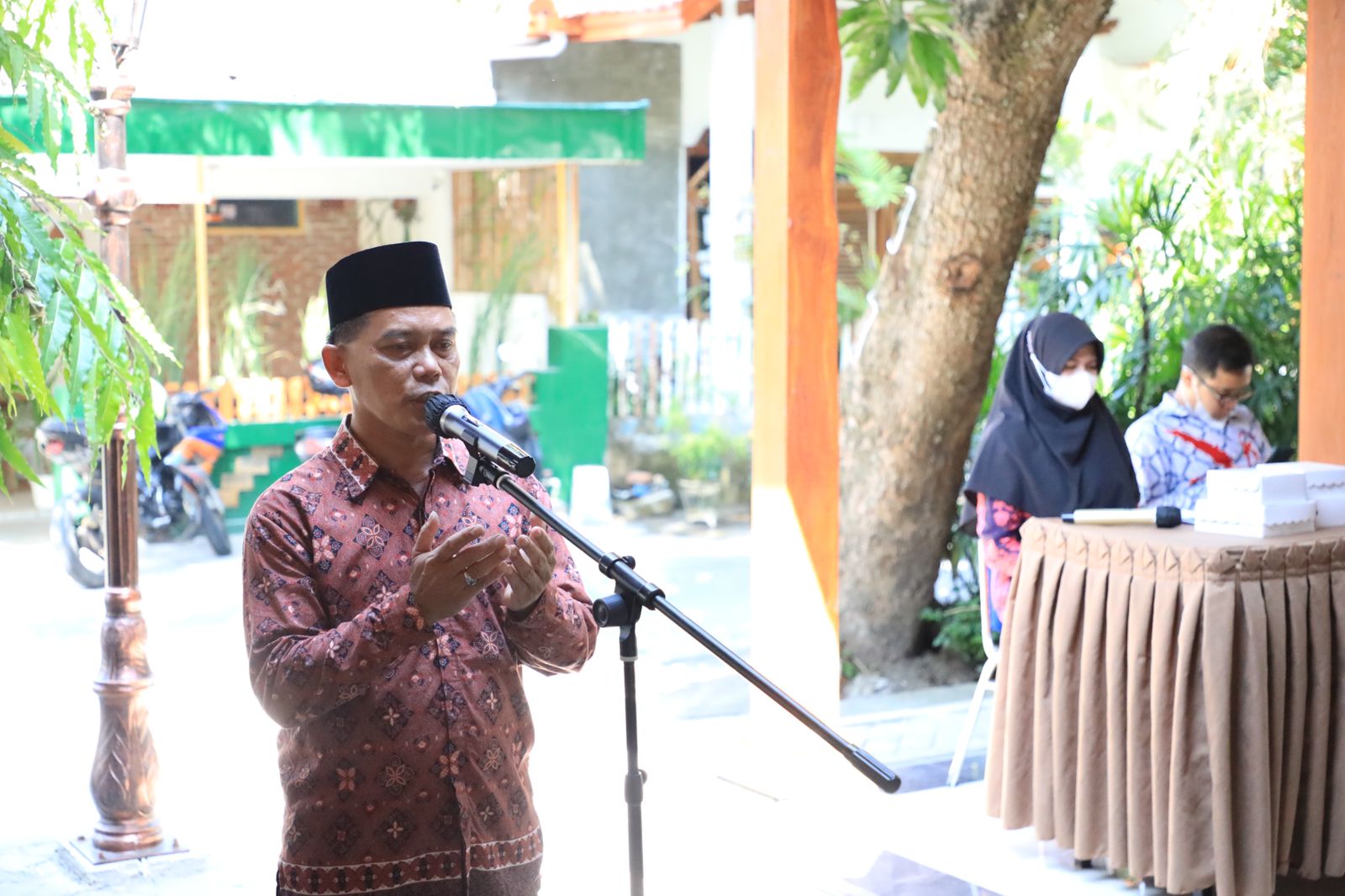 Foto 7 dari 7: Beri Pembinaan Wawasan Kebangsaan di Lapak Obor, Wali Kota Ajak Masyarakat Tanamkan Nilai Pancasila