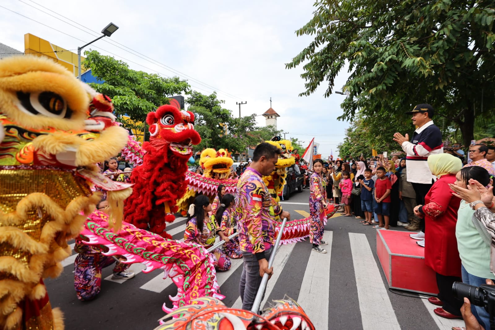 Foto 4 dari 9: Pawai Barongsai Meriahkan Imlek, Wali Kota: Keberagaman Bagian dari Daya Tarik Kota Madiun
