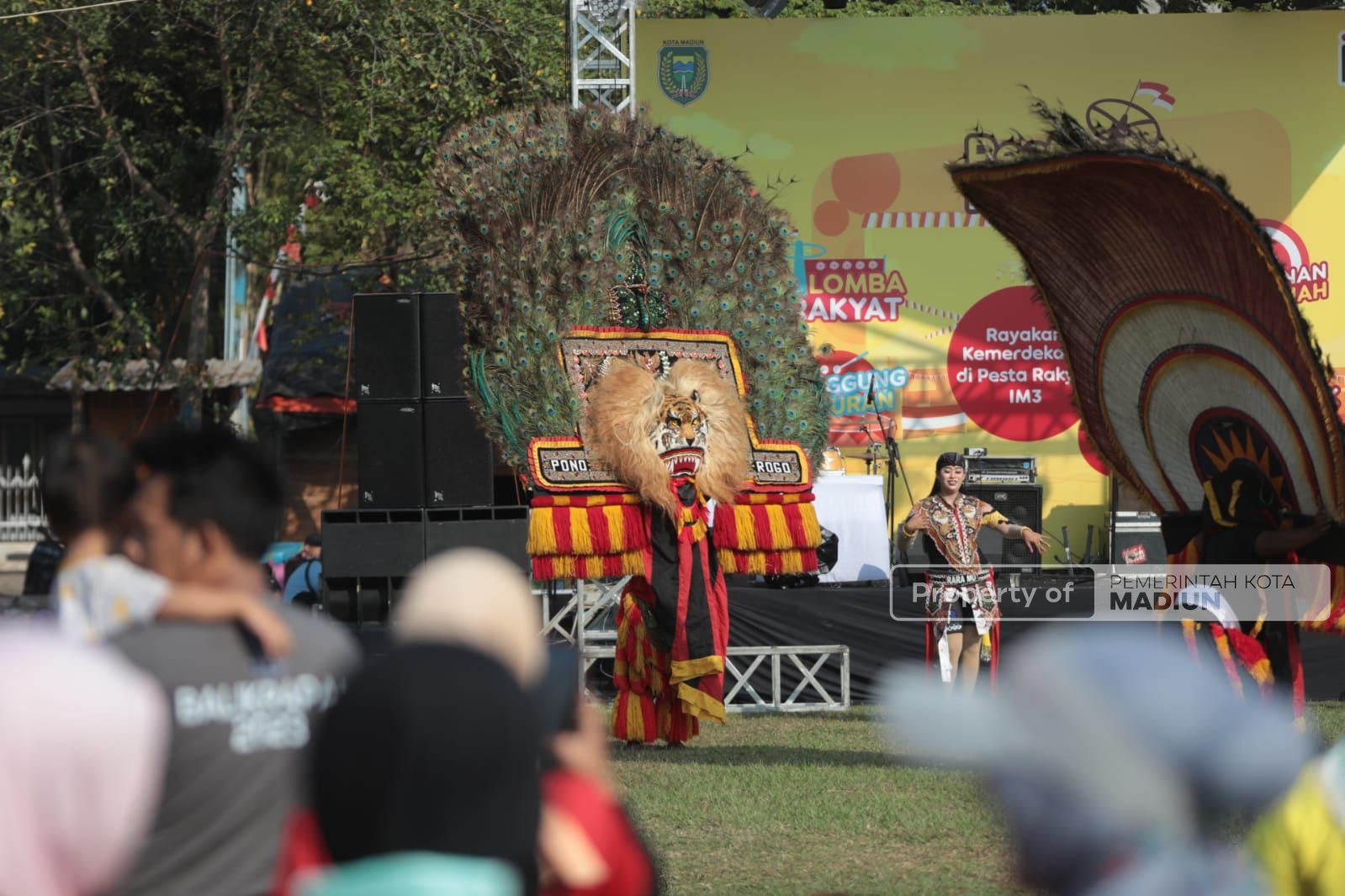 Foto 2 dari 13: Wali Kota Ikuti Kemeriahan Pesta Rakyat IM3 Di Gulun