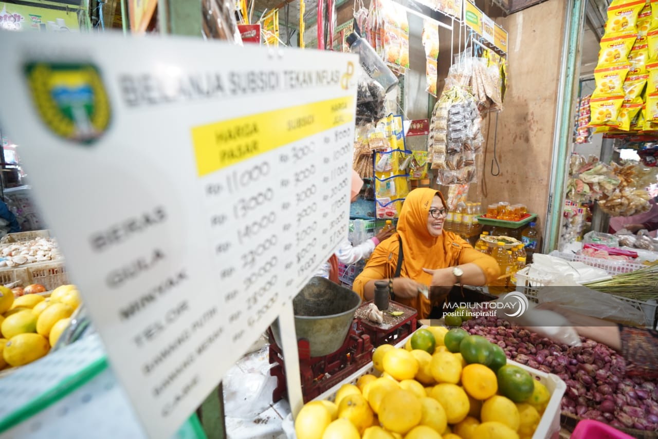 Foto 1 dari 11: Dapat Subsidi Dari Wali Kota, Pedagang Akui Lapaknya Makin Ramai