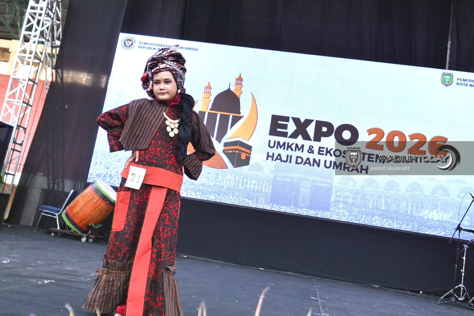 Foto 8 dari 15: Berbalut Gaya Islami, Batik Nusantara Sukses Curi Perhatian di Panggung Expo 2026 UMKM & Ekosistem Haji dan Umrah