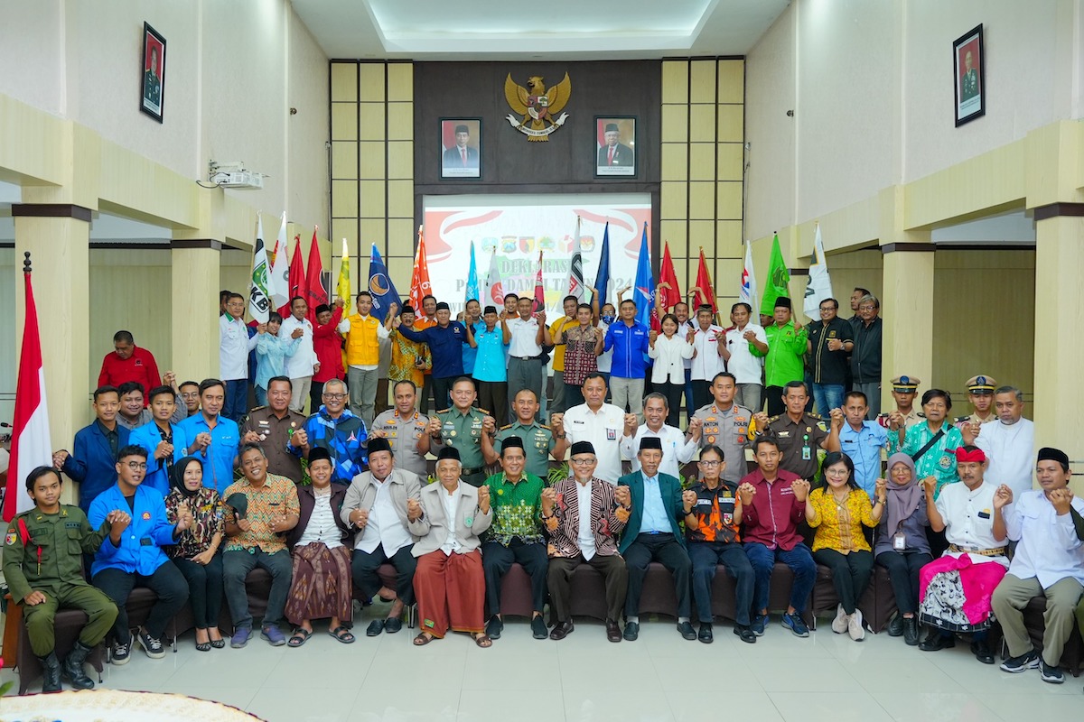 Foto 1 dari 3: Deklarasi Pemilu Damai, Danrem 081 DSJ: Kami Memegang Teguh Netralitas TNI