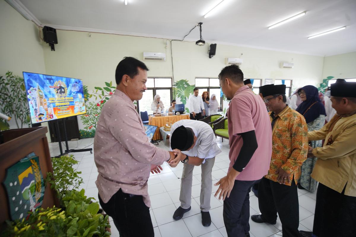 Foto utama berita: Halal Bihalal Dinas Ketahanan Pangan dan Pertanian, Wali Kota Sampaikan Maaf Jika Ada Gesekan