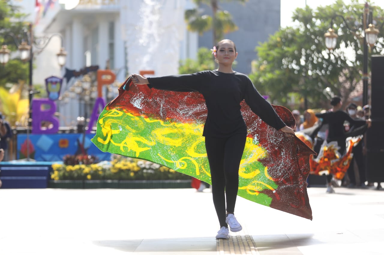 Foto 7 dari 14: Manfaatkan PSC, SMPN 11 Gelar Pentas Seni Hingga Pameran Kreasi Siswa