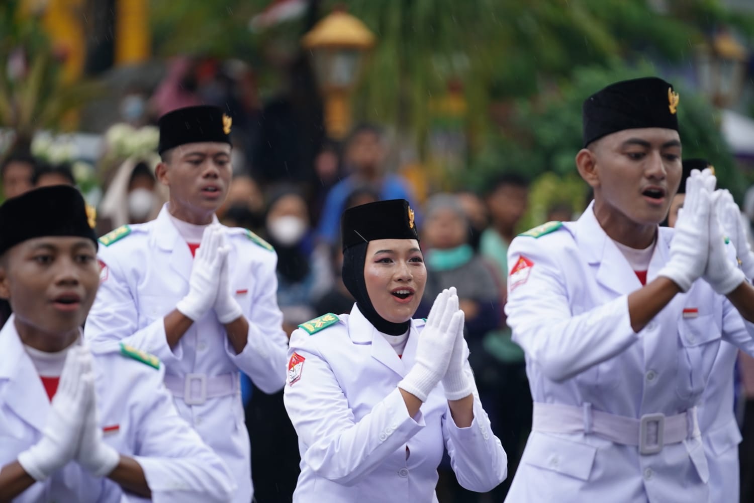 Foto 8 dari 10: Parade Senja Kembali Tersaji, Kali Ini Tim SMPN 4 dan MAN 2 Kota Madiun yang Unjuk Gigi