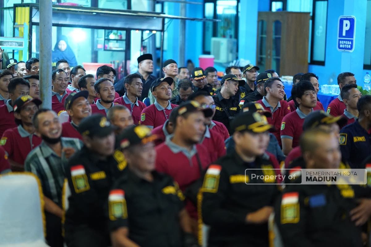 Foto 4 dari 9: Beri Pembinaan Pegawai Dinas Perdagangan, Wali Kota Harap Adanya Peningkatan Kualitas SDM