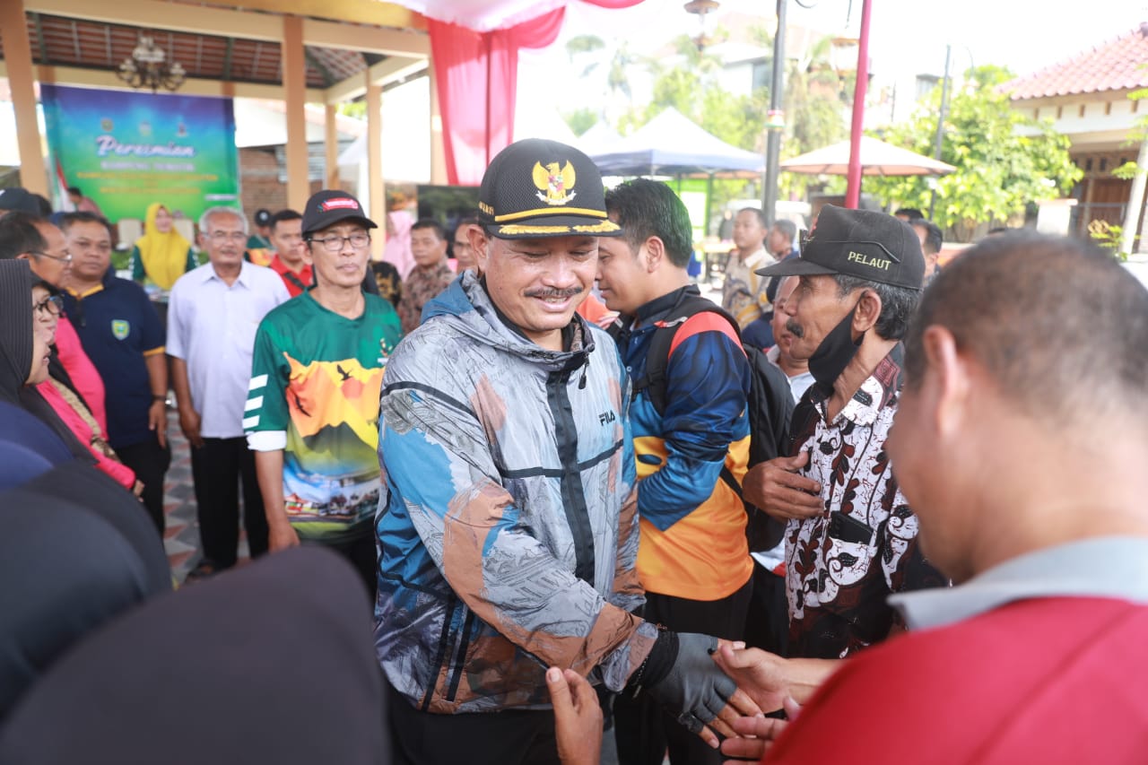 Foto 7 dari 11: Fasilitasi Kegiatan Warga, Wali Kota Resmikan Dua Kampung Tematik Baru