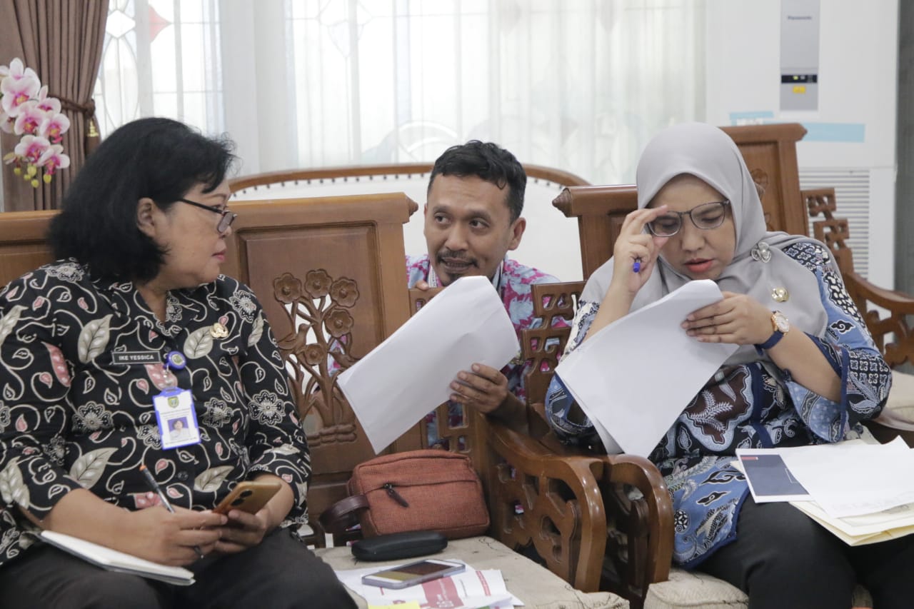 Foto 5 dari 8: Gelar Rakor Bersama Pemerintah Pusat, Pj Wali Kota Bahas Antisipasi Isu PHK dan Persiapan Penetapan Upah Minimum