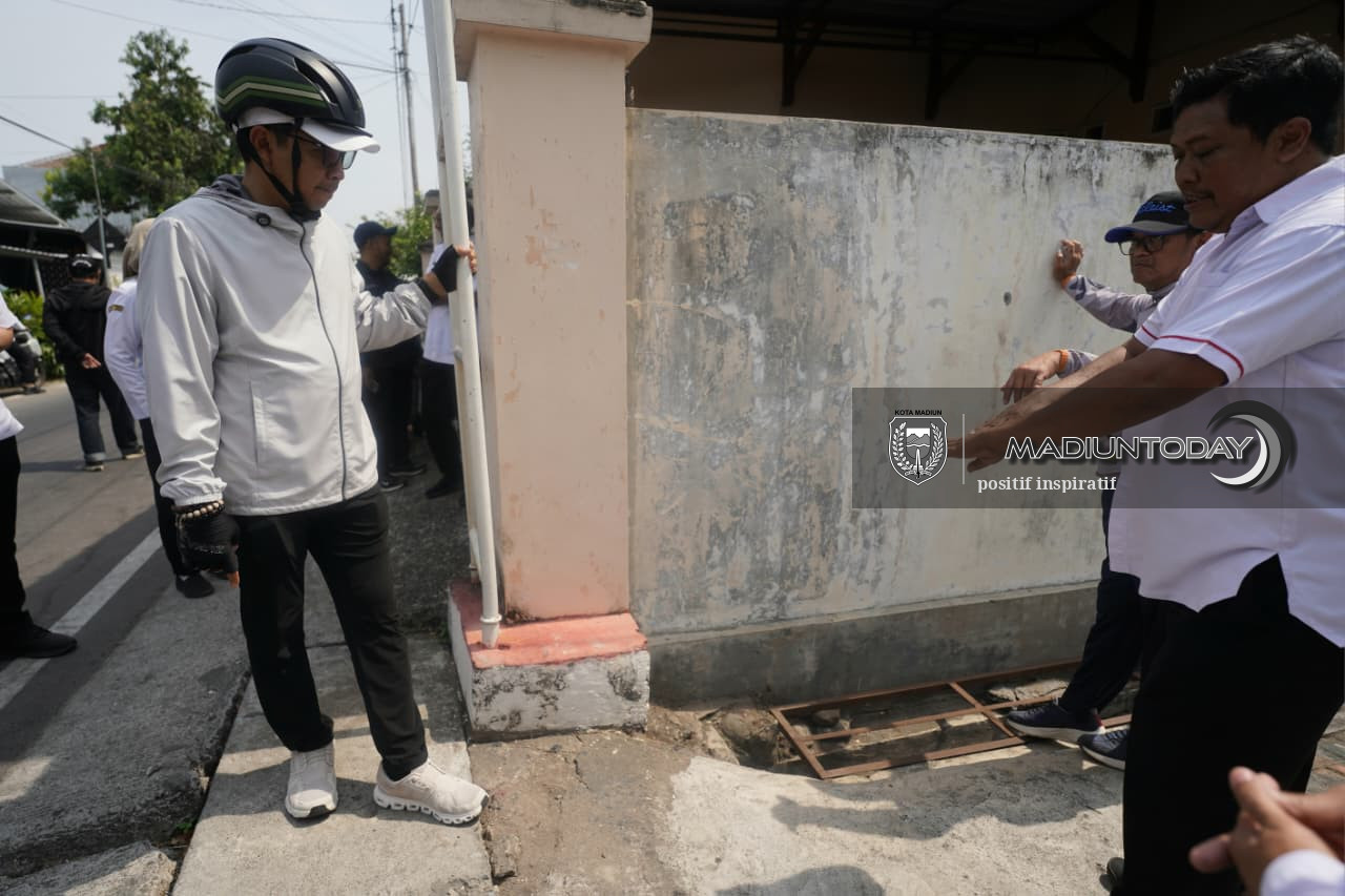 Foto 11 dari 13: Madiun Darurat Drainase, Plt Wali Kota Minta Data Drainase Seluruh Kota Untuk Dikaji Minggu Ini
