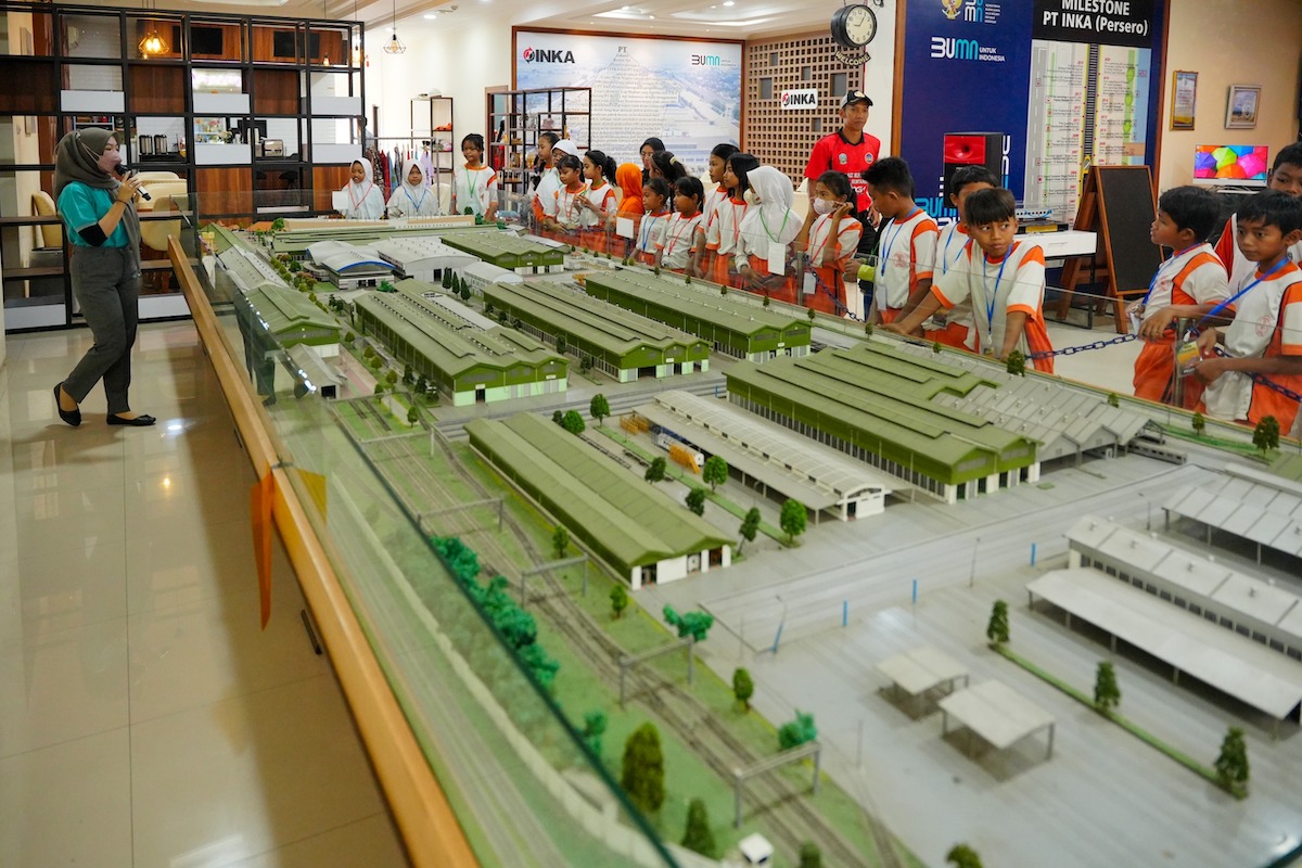 Foto 1 dari 9: Serunya Belajar Alat Transportasi Langsung dari Pabriknya