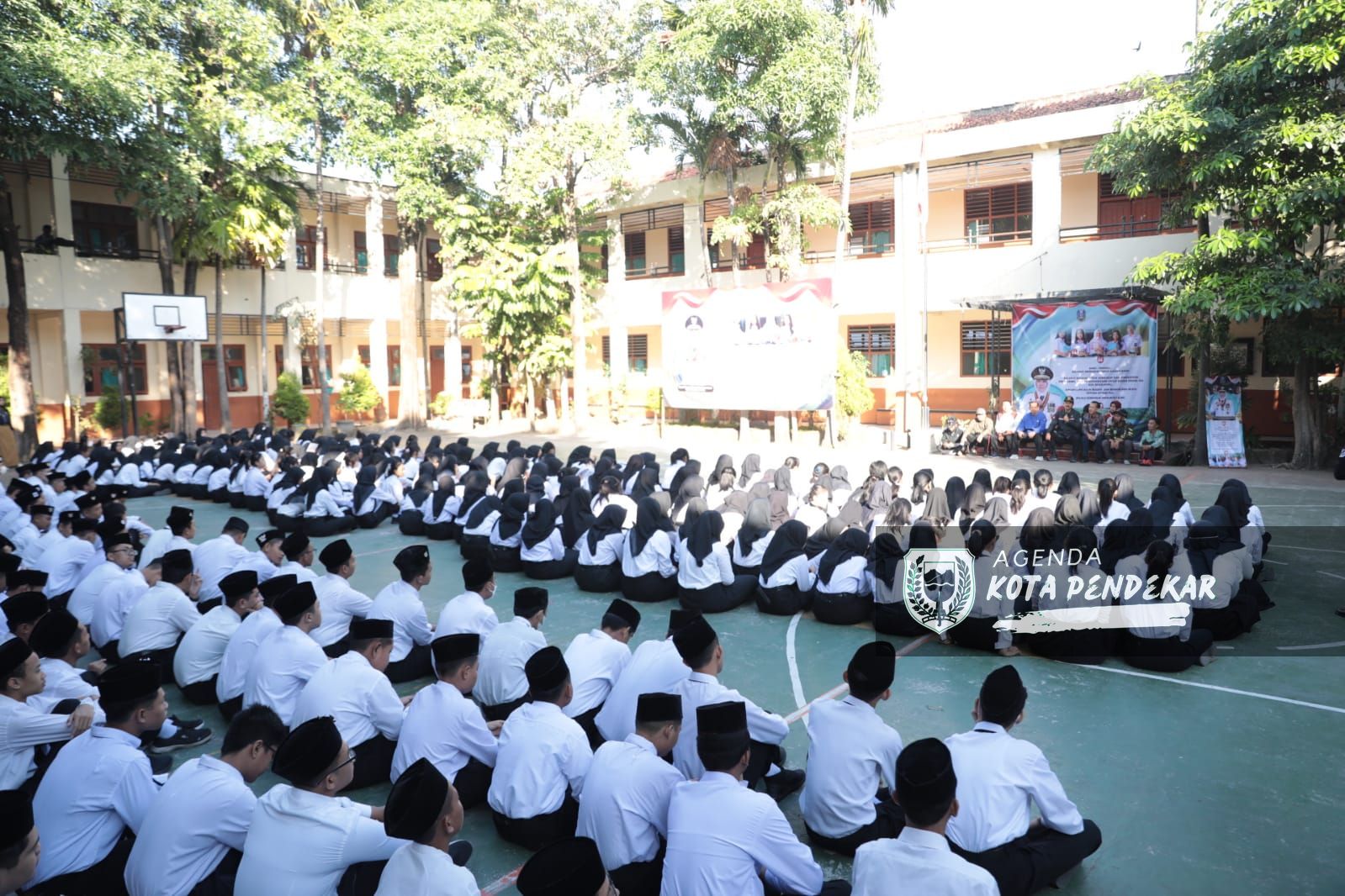Foto 6 dari 9: Jadi Pembina Apel MPLS Smada, Wali Kota Ingatkan Pentingnya MPLS Antikekerasan