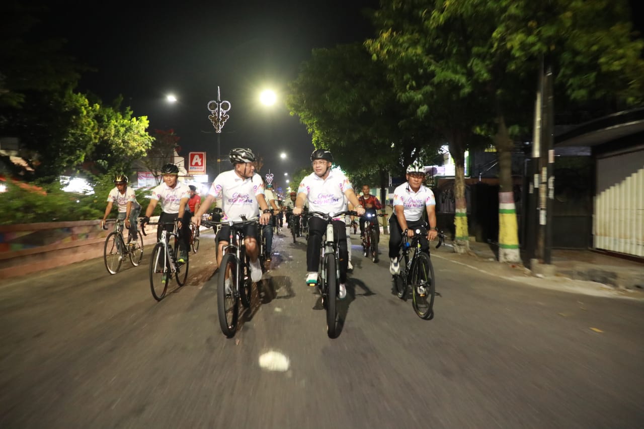 Foto 11 dari 11: Tak Hanya Peringati Hari Jadi, Gowes City Night Jadi Ajang Olahraga dan Promosi Kota