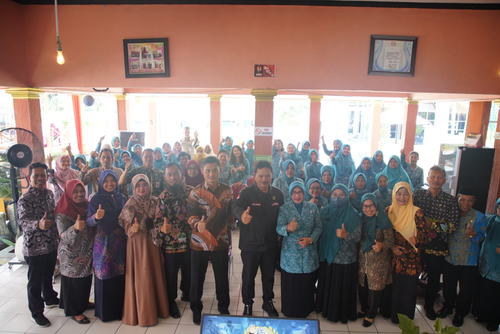 Foto 8 dari 8: Wali Kota Ajak Masyarakat Dukung Digitalisasi Data Kependudukan