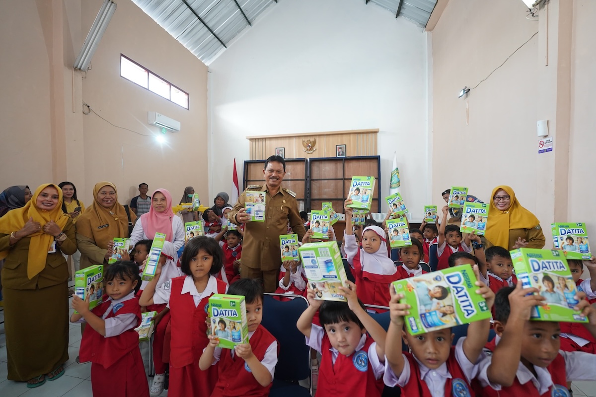 Foto 10 dari 10: Pantau Vaksinasi Polio Serentak, Wali Kota Dr. Maidi: Generasi Emas Kedepan Harus Kita Antisipasi