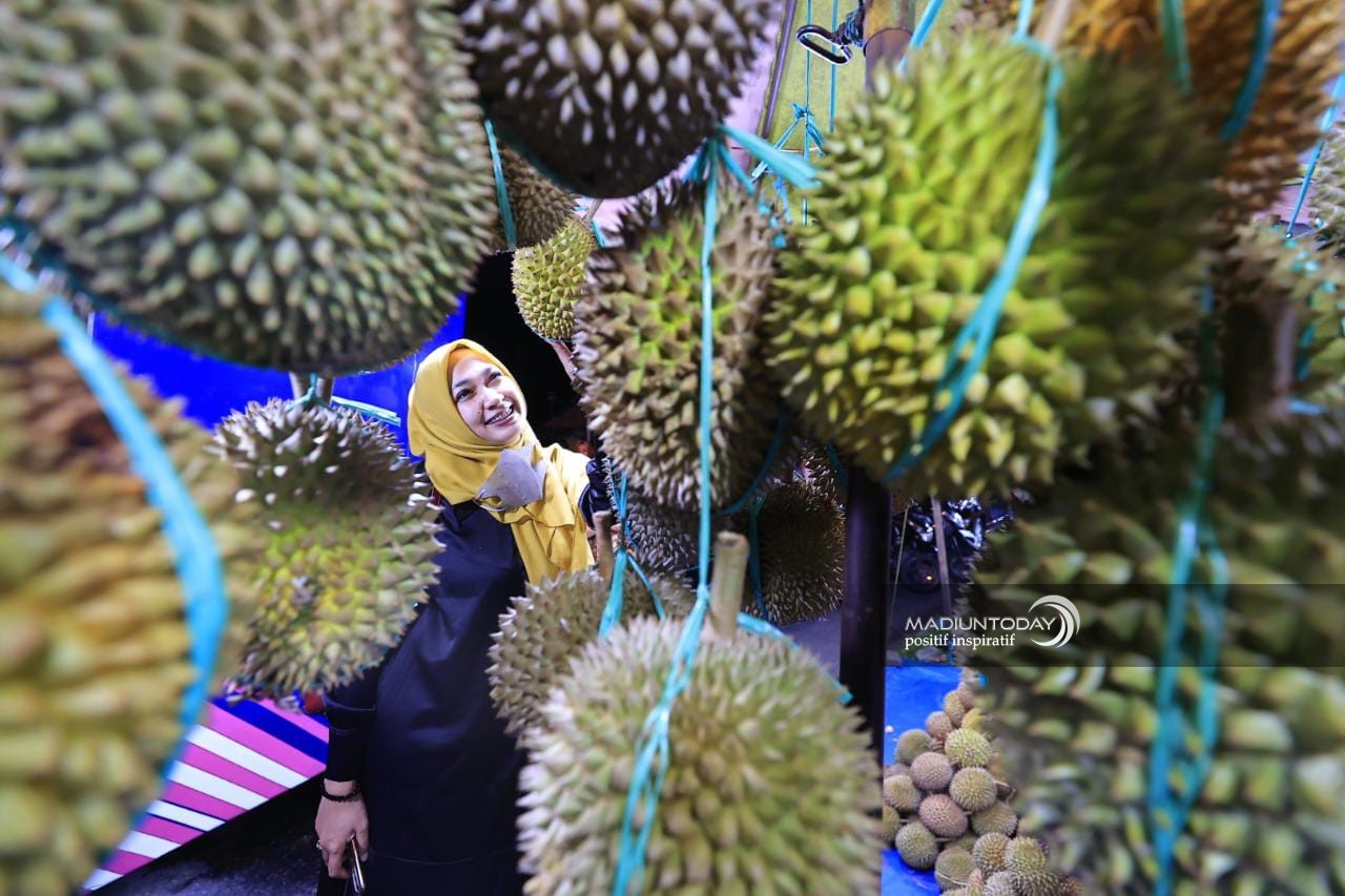 Musim Durian Tiba, Ini Tips Memilih Durian Yang Matang Dan Tebal...