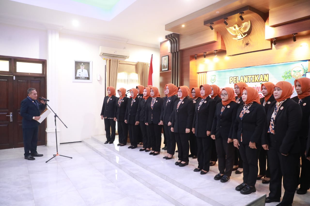 Foto 7 dari 13: Lantik Kepengurusan Perwosi Masa Bakti 2023-2027, Wali Kota Harap Peran Perwosi dalam Kemajuan Kota