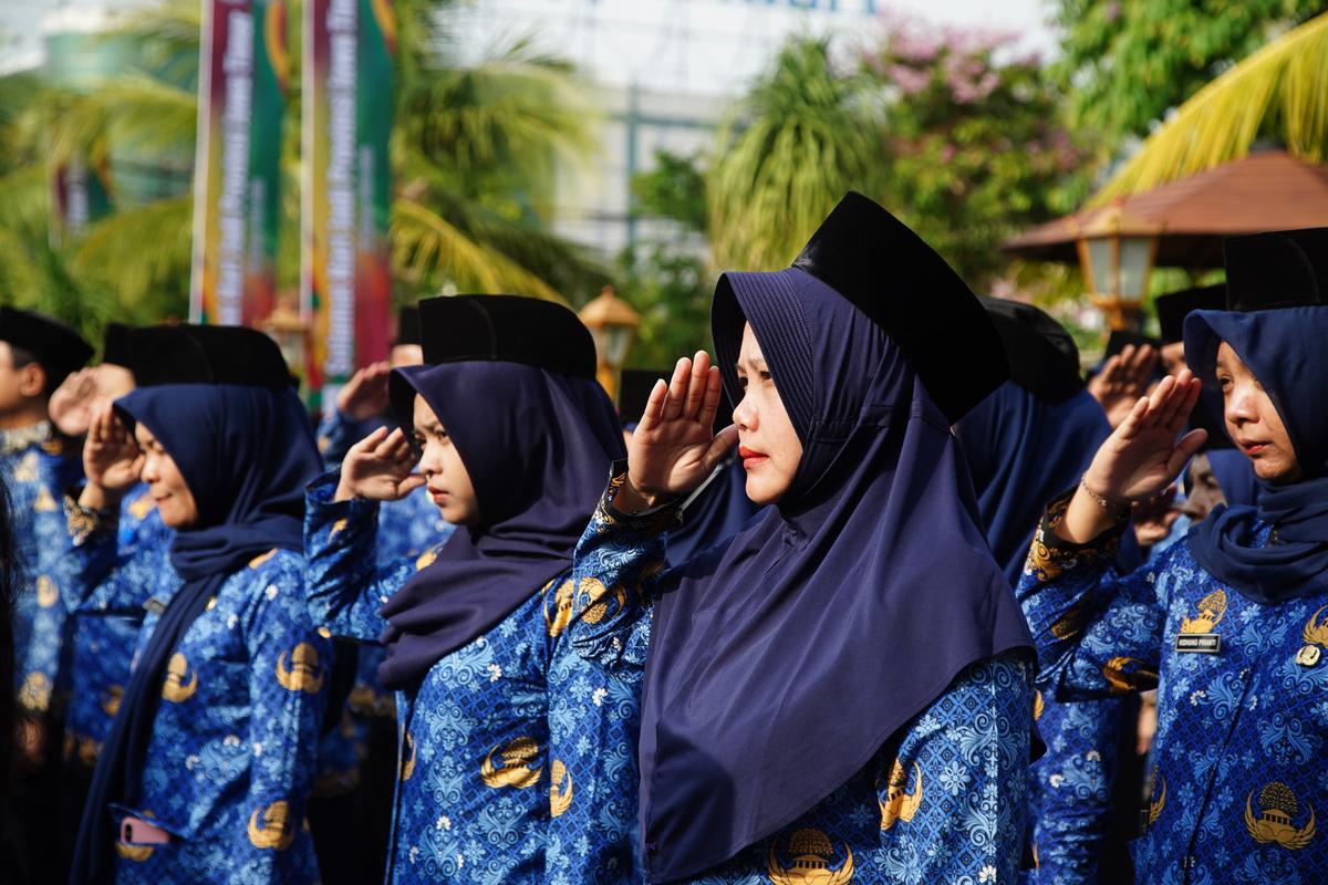 Foto 16 dari 16: Gelar Upacara Hari Jadi ke-79 Pemprov Jatim, Pj Wali Kota Ajak Masyarakat Berperan Aktif dan Ikut Sukseskan Pemilu