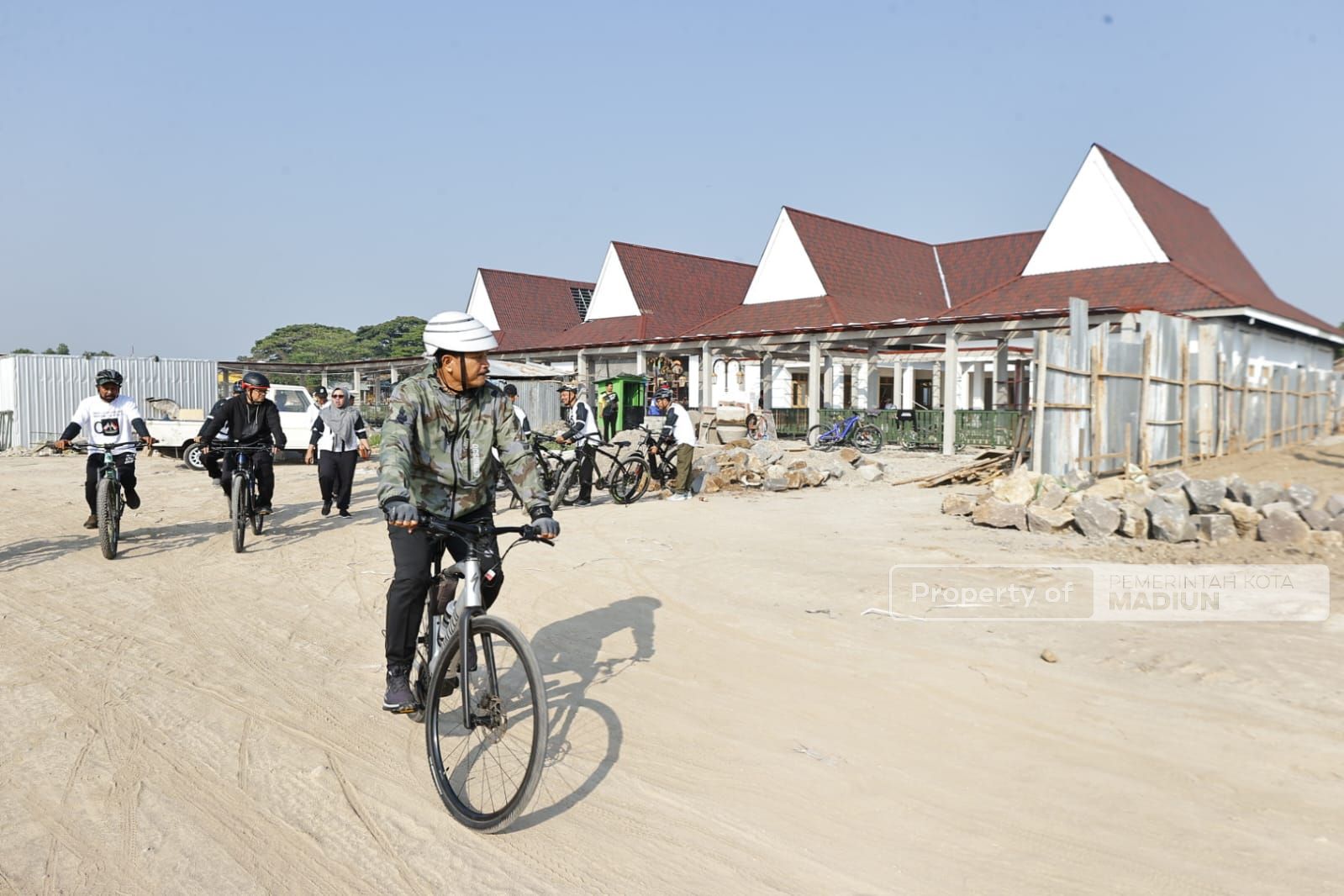 Foto 2 dari 10: Gowes Pagi, Wali Kota Sidak Sejumlah Pembangunan