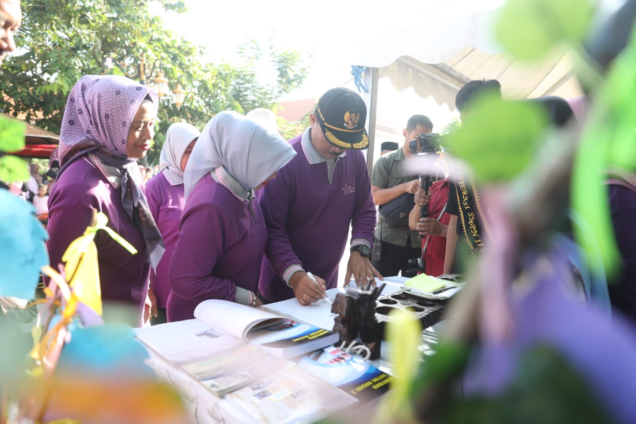 Foto 3 dari 14: Manfaatkan PSC, SMPN 11 Gelar Pentas Seni Hingga Pameran Kreasi Siswa