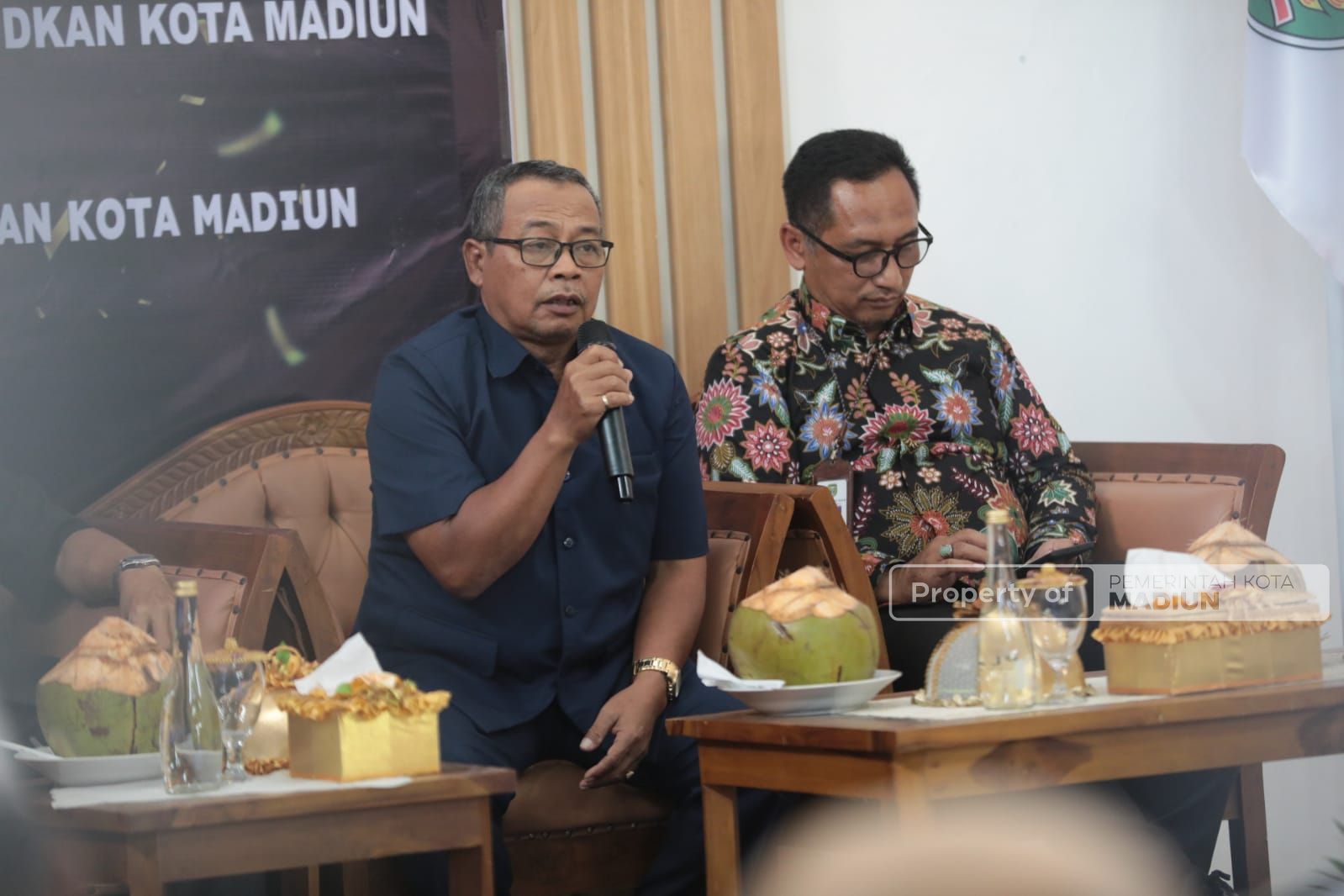 Foto 9 dari 9: Bertemu Masyarakat Kuncen dan Kejuron, Wali Kota Ajak Masyarakat Evaluasi Pembangunan