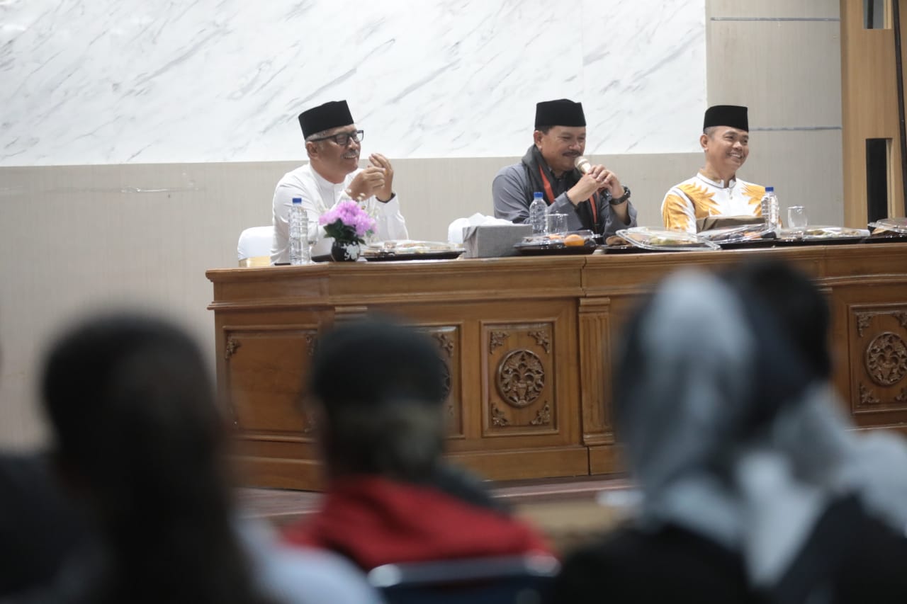 Foto 5 dari 12: Audiensi dengan Pedagang Pasar, Wali Kota Beri Banyak Diskon Kepada Pedagang