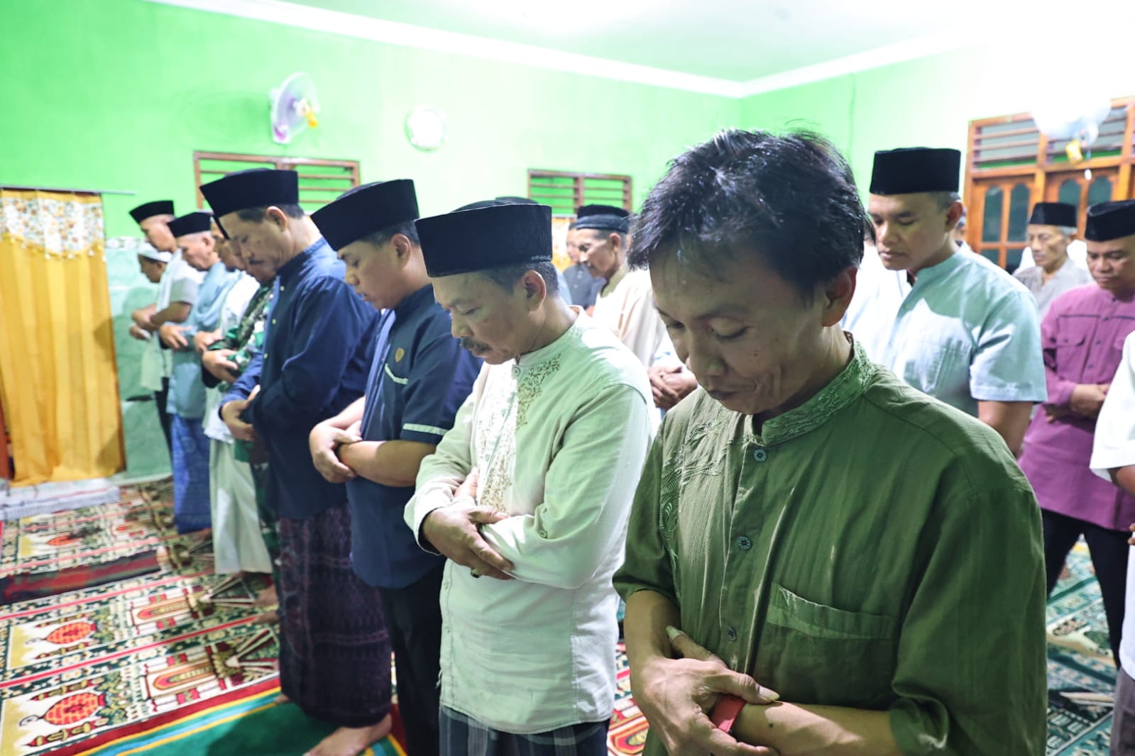 Foto 1 dari 9: Gelar Kegiatan Bersama Warga, Wali Kota Maghrib Berjamaah Di Masjid At Taqwa