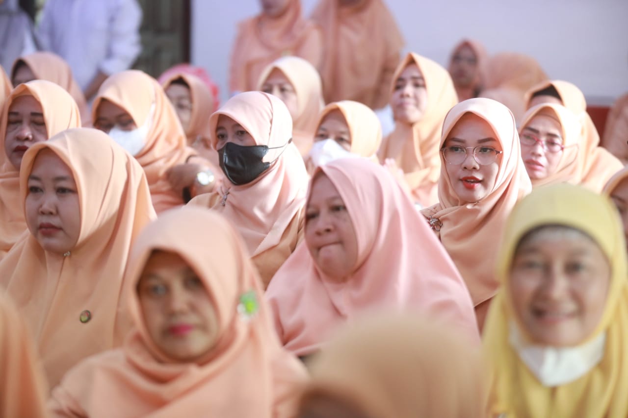 Foto 5 dari 13: Hadiri Pertemuan Rutin Pleno DWP, Wali Kota Harap Perempuan Semakin Berperan di Keluarga