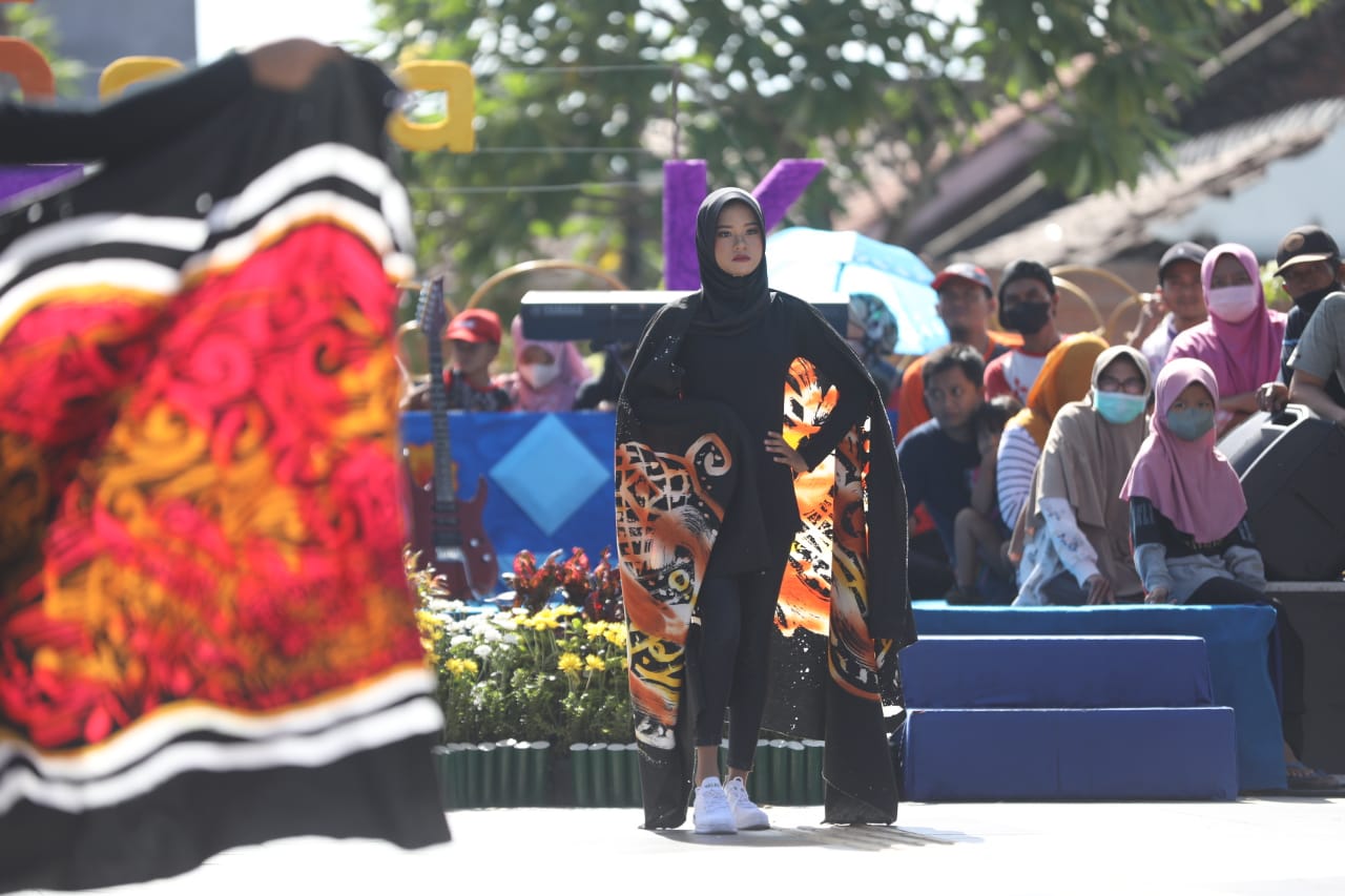 Foto 11 dari 14: Manfaatkan PSC, SMPN 11 Gelar Pentas Seni Hingga Pameran Kreasi Siswa