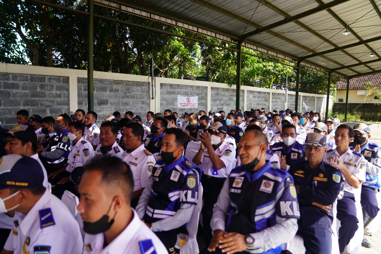 Foto 10 dari 10: Peringati Hari Perhubungan Nasional, Wali Kota Beri Pembinaan Pegawai Dishub