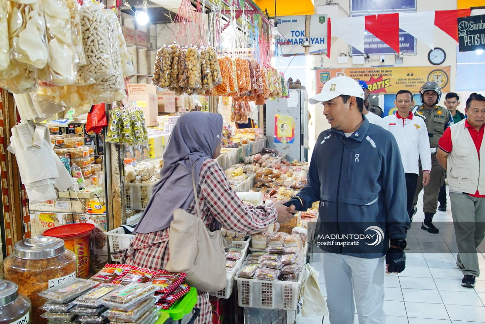 Foto 4 dari 6: Godok Konsep menarik, Plt Wali Kota Ingin Ramaikan Lagi Lantai Dua Pasar Besar