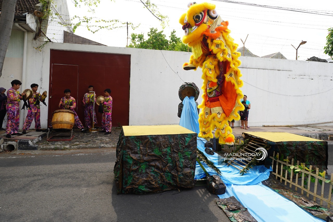 Foto 8 dari 8: Jadi Perwakilan Jatim, Xia Dragon and Lion Dance Madiun Siap Unjuk Gigi di Kejurnas FOBI 2022