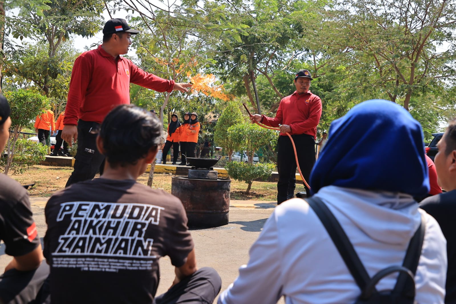 Foto 1 dari 7: Minimalisir Dampak Kebakaran, Satpol PP Siagakan Redkar